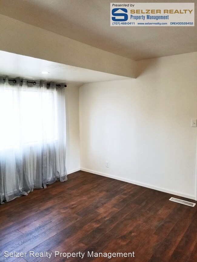 2 br, 1 bath House - 511 W. Mill St. - 4