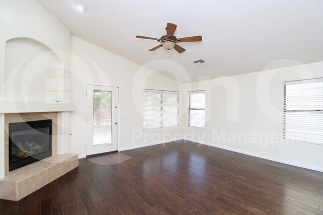 Foto del edificio - 1315 W Dexter Way