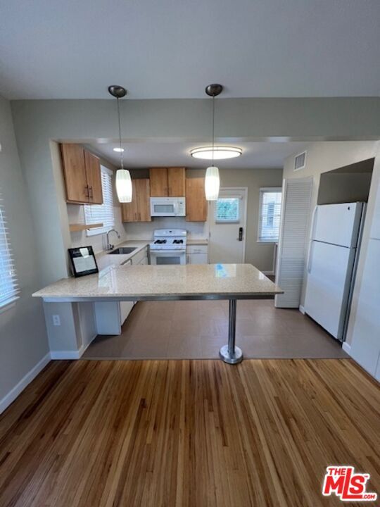 Foto del edificio - 1062 Elkgrove Ave