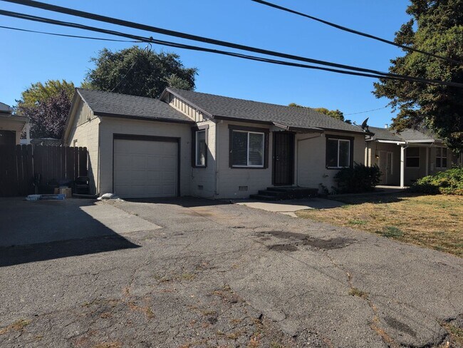 Foto del edificio - 2305 Woolner Ave