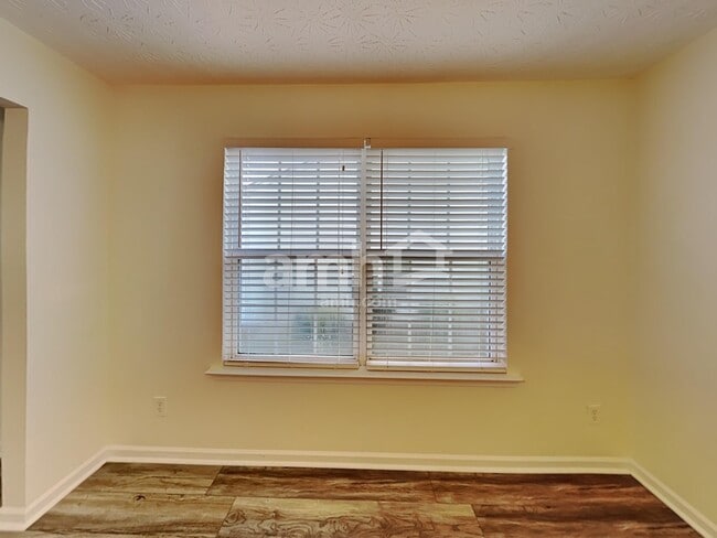 Building Photo - 159 Holly Mill Village Dr