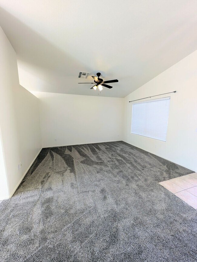 Foto del edificio - AVAILABLE NOW IN GREAT GILBERT LOCATION - NEELY RANCH!!!