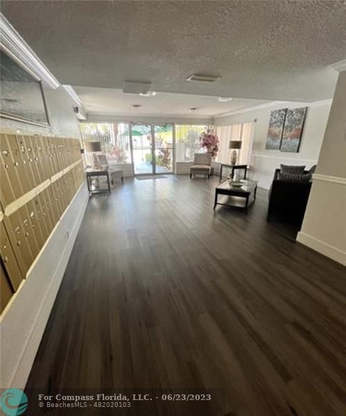 Foto del edificio - 22615 SW 66th Ave