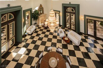 Building Photo - 8801 Palm Greens Ct