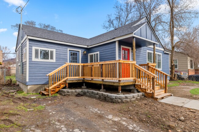 Foto del edificio - 2327 Garden Ave