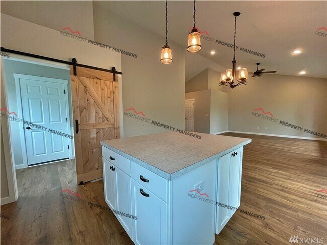 Building Photo - STATUS: AVAILABLE   | R245B  |  $2095 + $1...