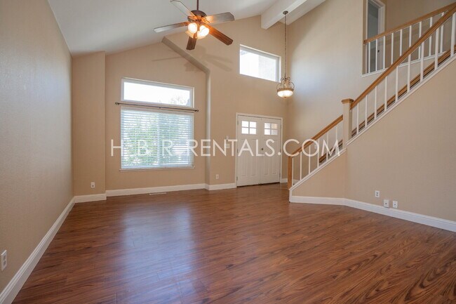 Foto del edificio - Charming Corner Haven: 3BR/2.5BA with Modern Upgrades in Tracy, CA