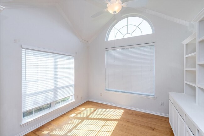 Building Photo - 2318 Balleybrooke Dr