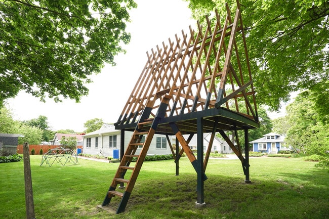 Building Photo - 48 Fales Ave Building Photo - 48 Fales Ave