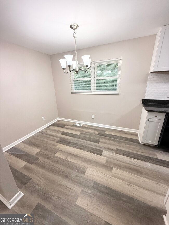 Building Photo - 207 Custer Cir