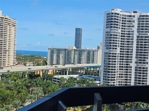Building Photo - 3600 Mystic Pointe Dr