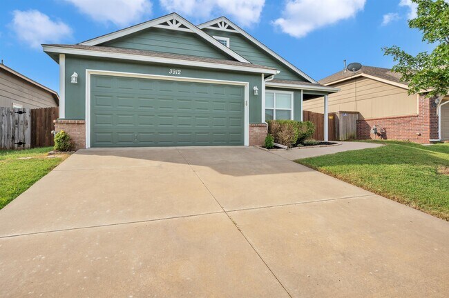 Foto del edificio - 3912 W 104th Ct S