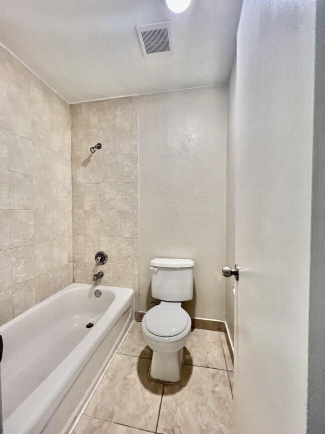 Building Photo - 555 Flemming Way