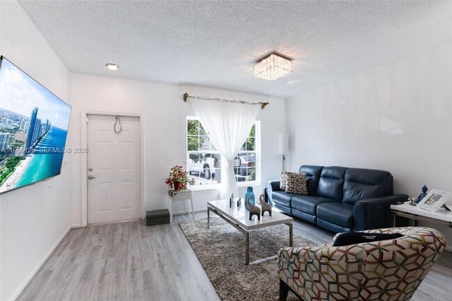 Building Photo - 9925 NW 57th Manor