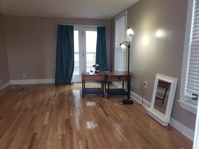 Foto del edificio - 322 Hilldale Ave