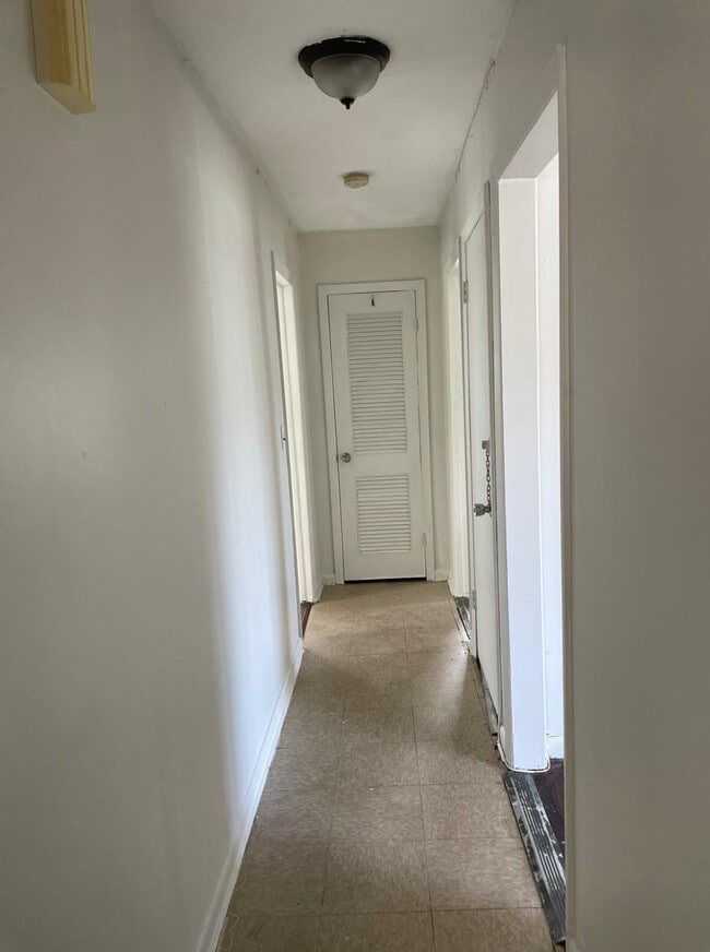 Foto del edificio - 112 Burhans Ave