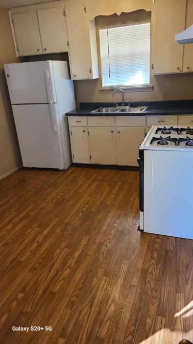 Building Photo - 2017 Winona Ave