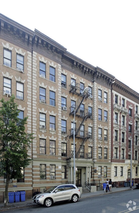 Primary Photo - 1222 Boston Rd