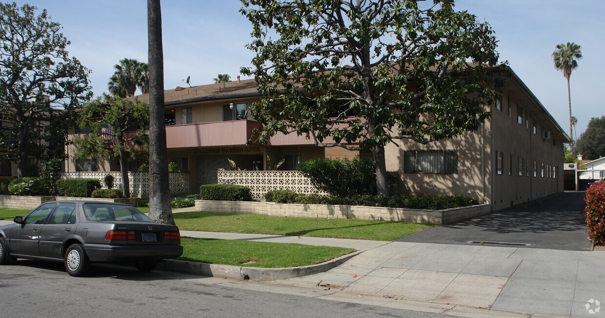 Foto del edificio - Holliston Garden Apartments