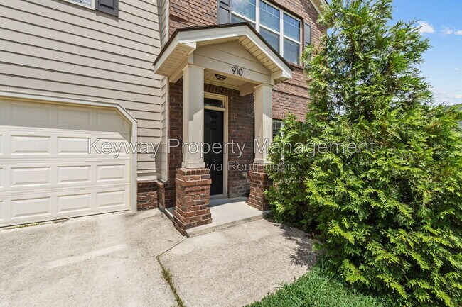 Building Photo - 910 Clover Ct