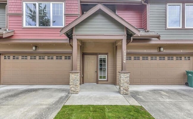 Building Photo - Gorgeous Home in Kirkland!