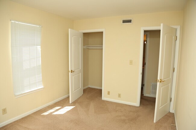 Foto del edificio - 2 Bedroom Apartment Available at Villas at...