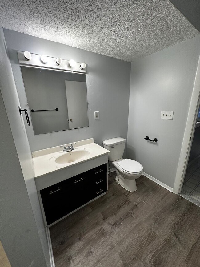 Building Photo - 67 Burnside Ave