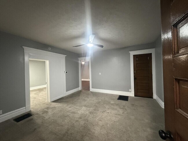 Foto del edificio - 202-204 Central Ave