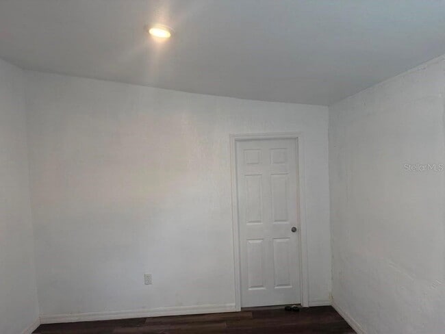 Building Photo - 8708 N Edison Ave