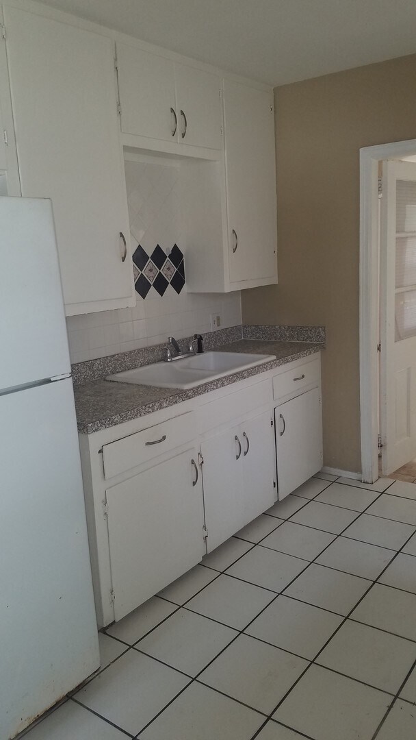 Foto del edificio - Three Bedroom One Bathroom House