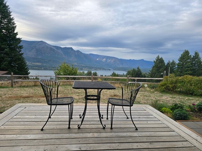 Terraza con patio - 320 NE Wisteria Way