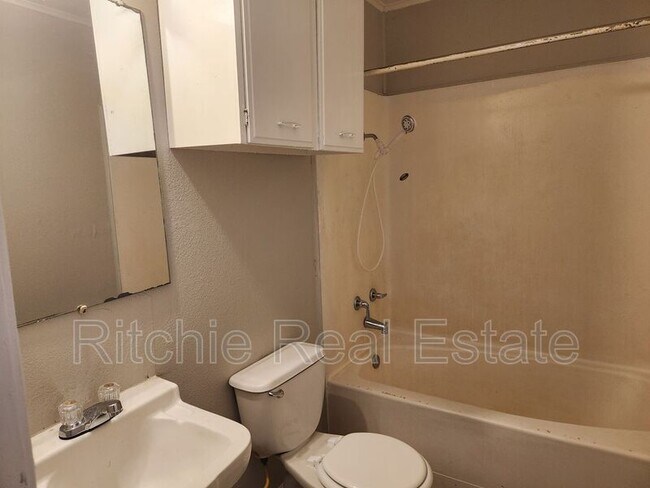 Foto del edificio - 425 Forest St