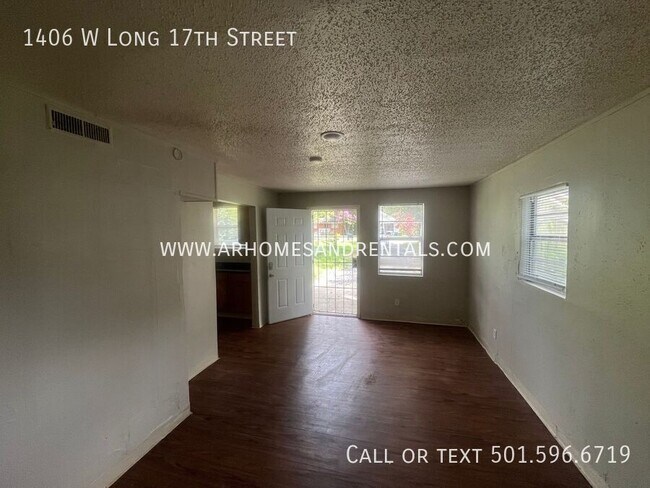 Building Photo - 1406 W Long 17th St
