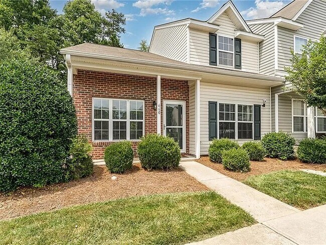 Building Photo - 660 Grasswren Way