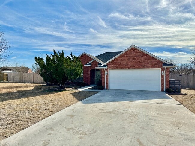 Building Photo - 4 Bedroom