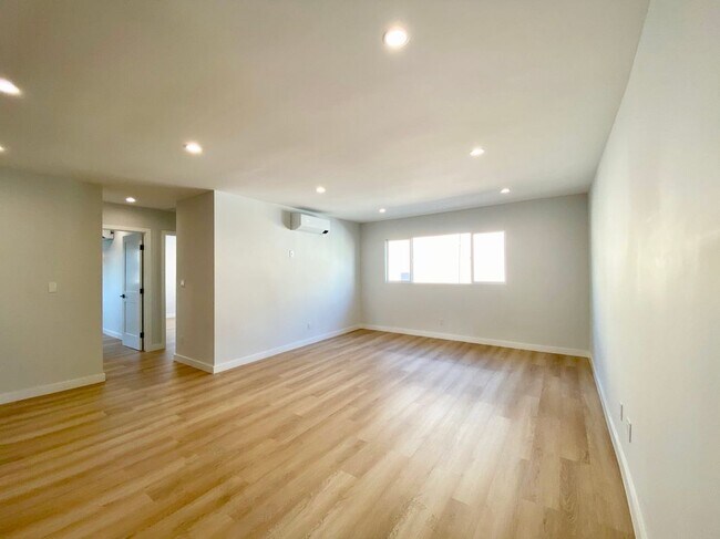 Foto del edificio - 3207 W 3rd St