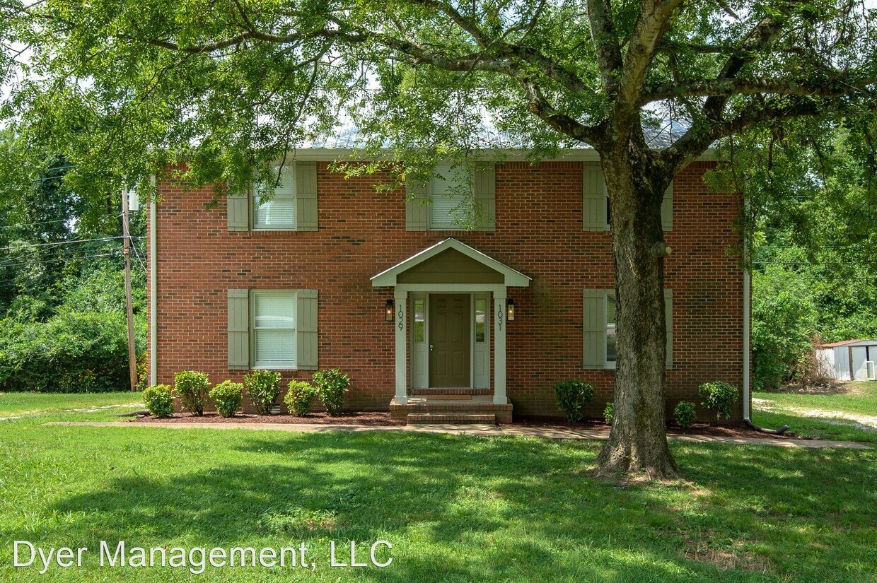 2 br, 1.5 bath House 1031 Chicasaw Trail House Rental in Columbia