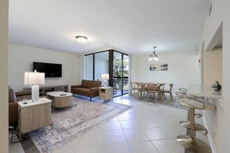 Building Photo - 825 Egret Cir