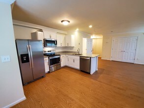 3 Bedroom 2.5 Bath Townhouse - Lake Princess Anne Apartments