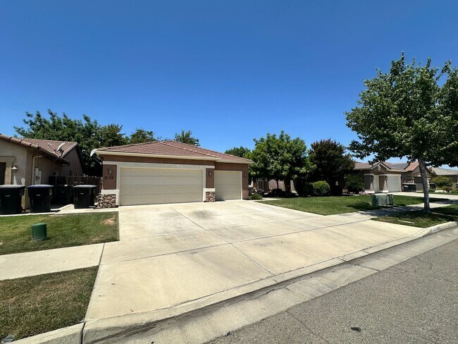 Foto del edificio - NW Visalia Home Coming Soon! Walking distance to Denton Elementary