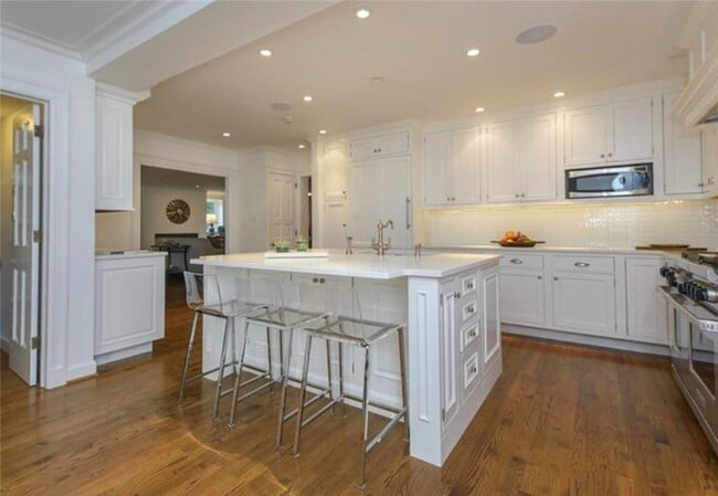 Foto del edificio - 211 Creek Dr
