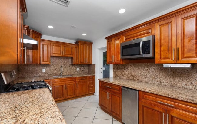 Foto del edificio - 251 NW 110th St