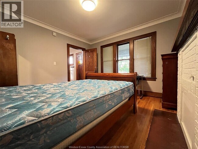 Photo du bâtiment - 351 Randolph Ave