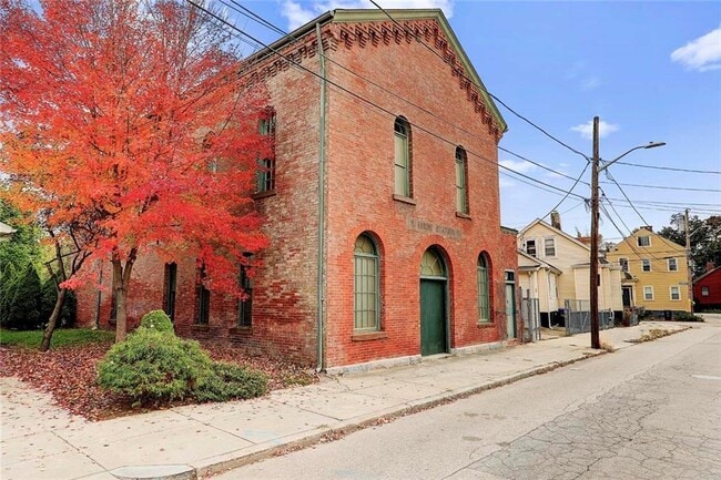 Building Photo - 4 Pallas St