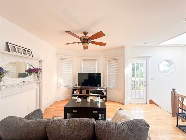 Foto del edificio - 152 Homes Ave