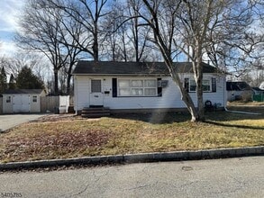 Building Photo - 31 Kingston Rd