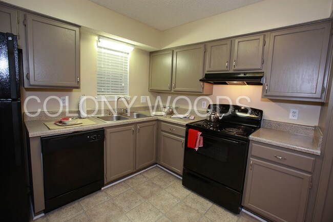 Building Photo - Upgraded 3 Bedroom, 2 Bathroom