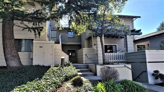 condo front - 217 Ada Ave