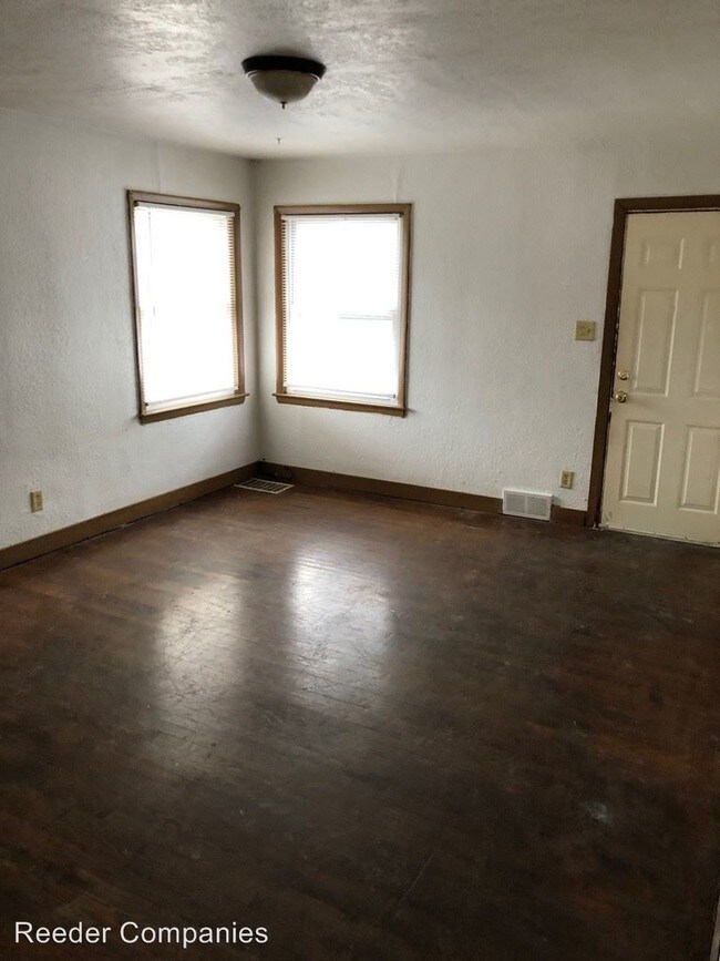 Foto del edificio - 2250 W Ridge Rd