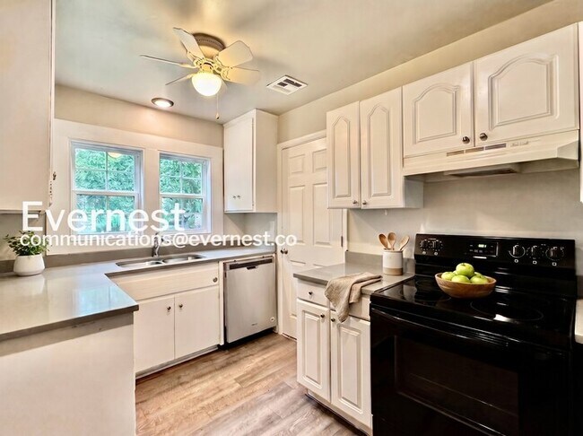 Foto del edificio - 802 N Birch St